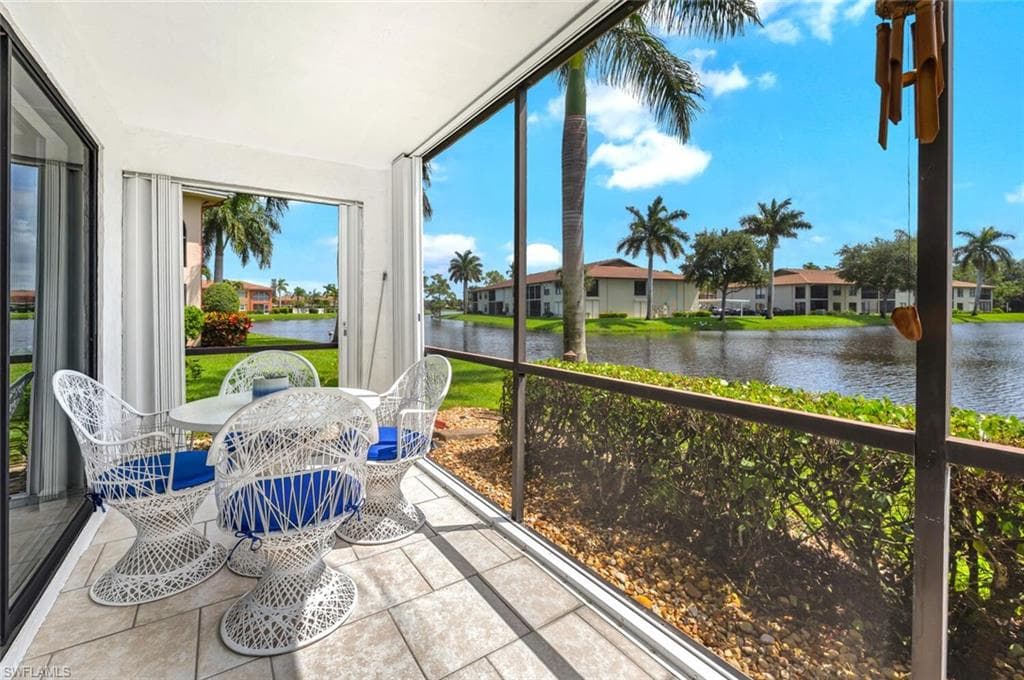 332 Charlemagne BLVD # H101, NAPLES FL 34112-23