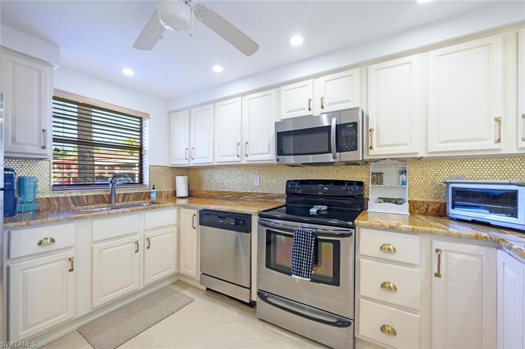 332 Charlemagne BLVD # H101, NAPLES FL 34112-9