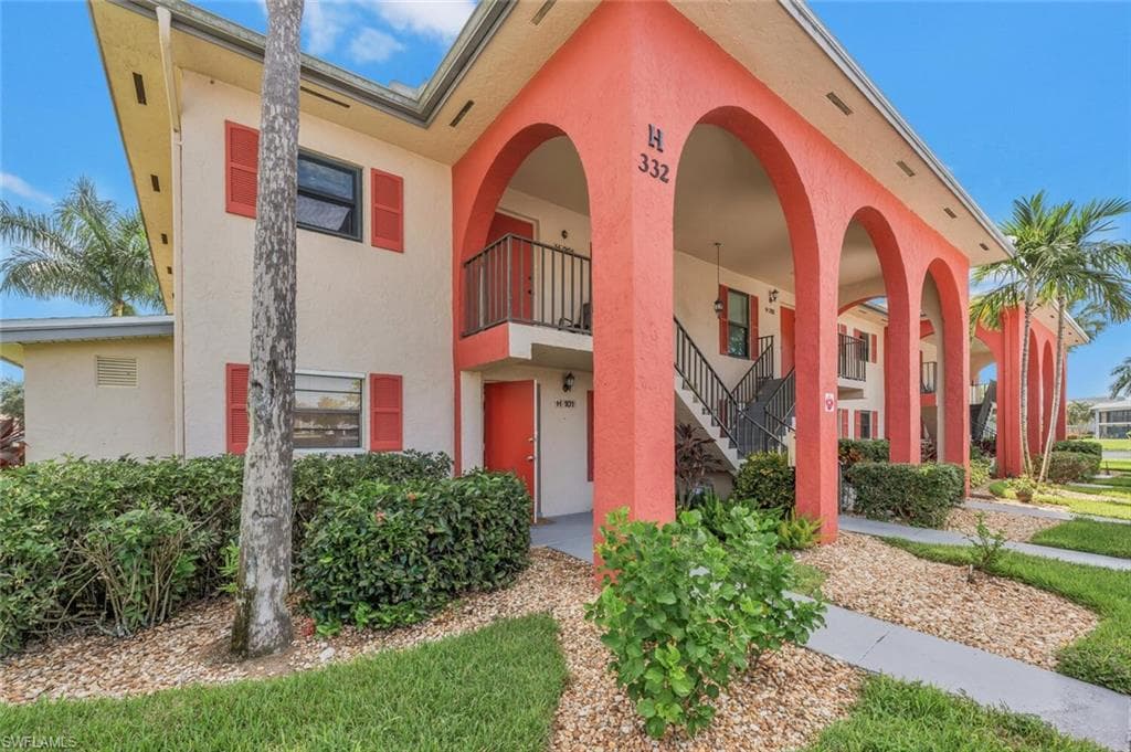 332 Charlemagne BLVD # H101, NAPLES FL 34112-36