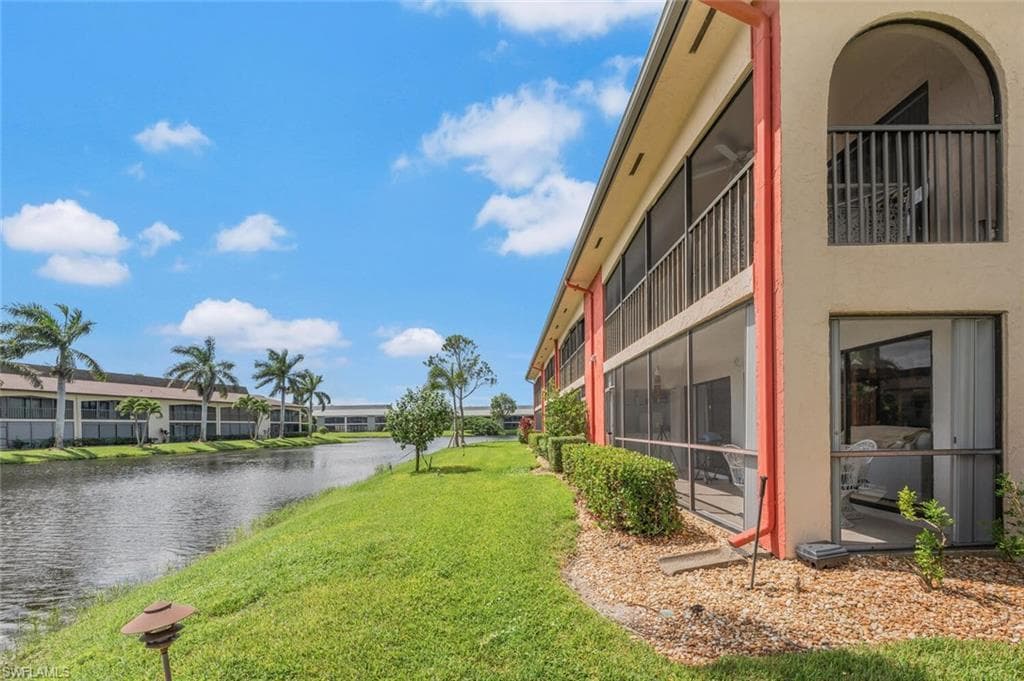 332 Charlemagne BLVD # H101, NAPLES FL 34112-28