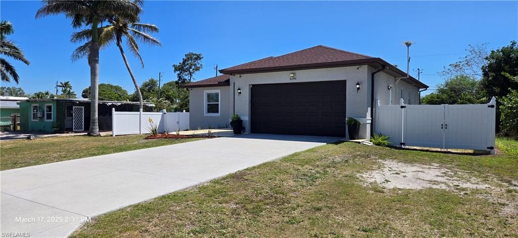 3196 Connecticut AVE, NAPLES FL 34112-1