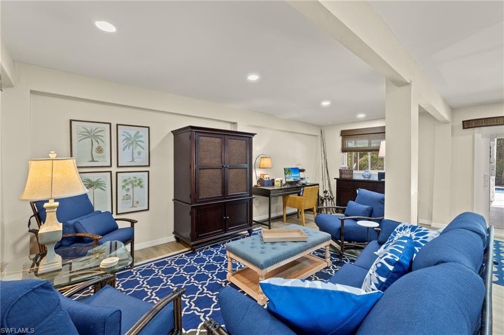 1062 S Yachtsman DR, SANIBEL FL 33957-28