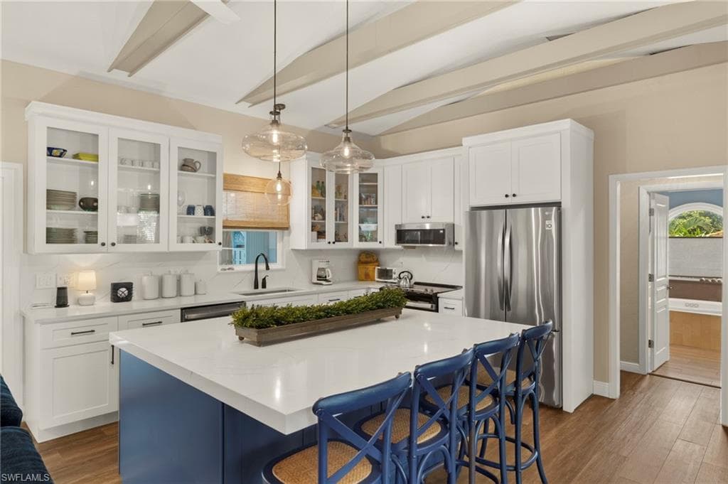 1062 S Yachtsman DR, SANIBEL FL 33957-7