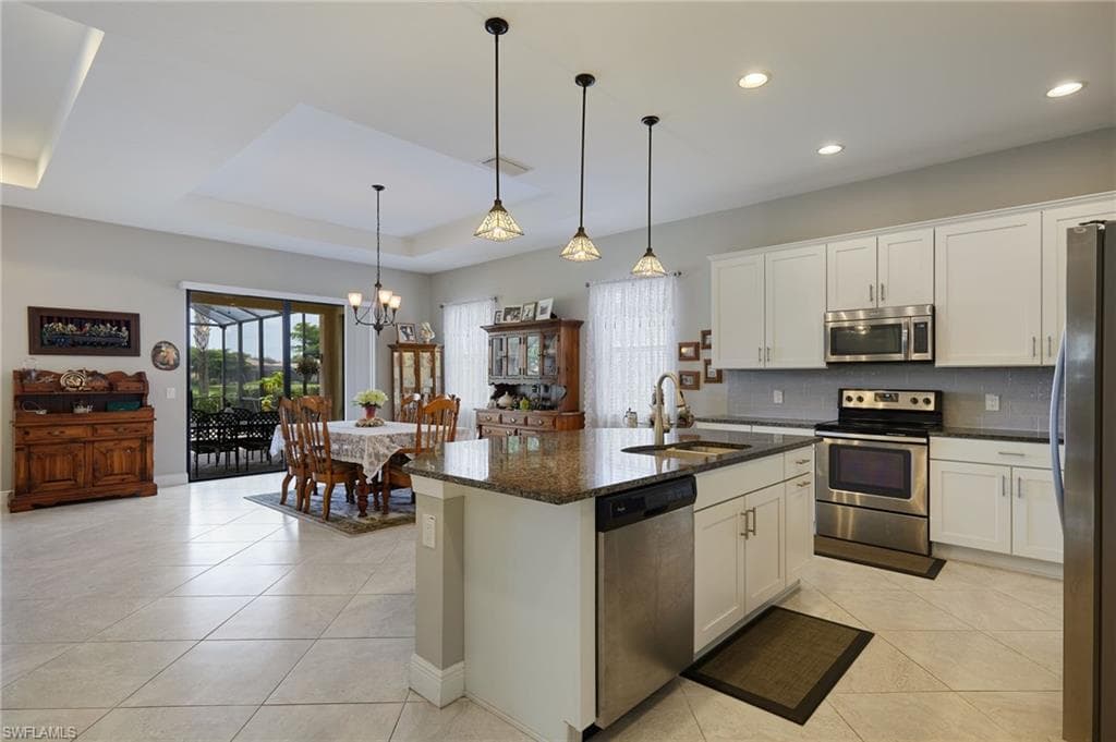 10037 Avalon Lake CIR, FORT MYERS FL 33913-2