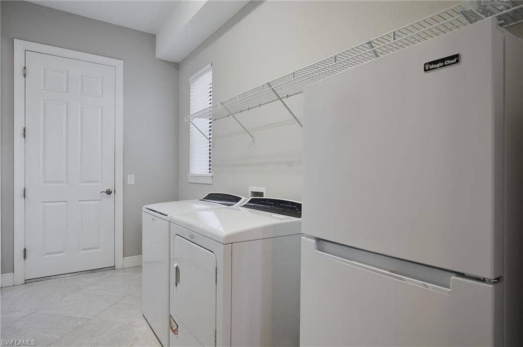 10037 Avalon Lake CIR, FORT MYERS FL 33913-19