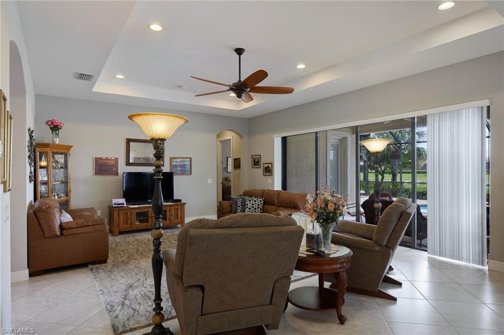 10037 Avalon Lake CIR, FORT MYERS FL 33913-8