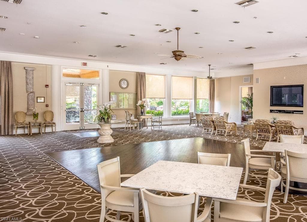 2462 Hidden Lake DR # 208, NAPLES FL 34112-25