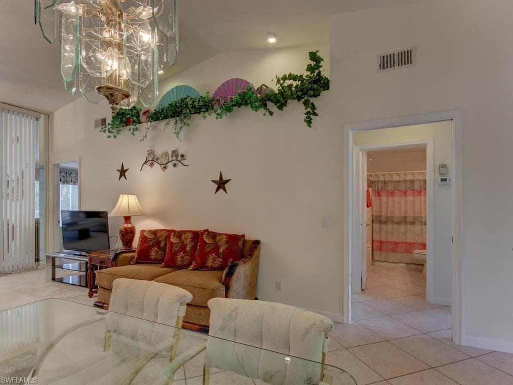 2462 Hidden Lake DR # 208, NAPLES FL 34112-6