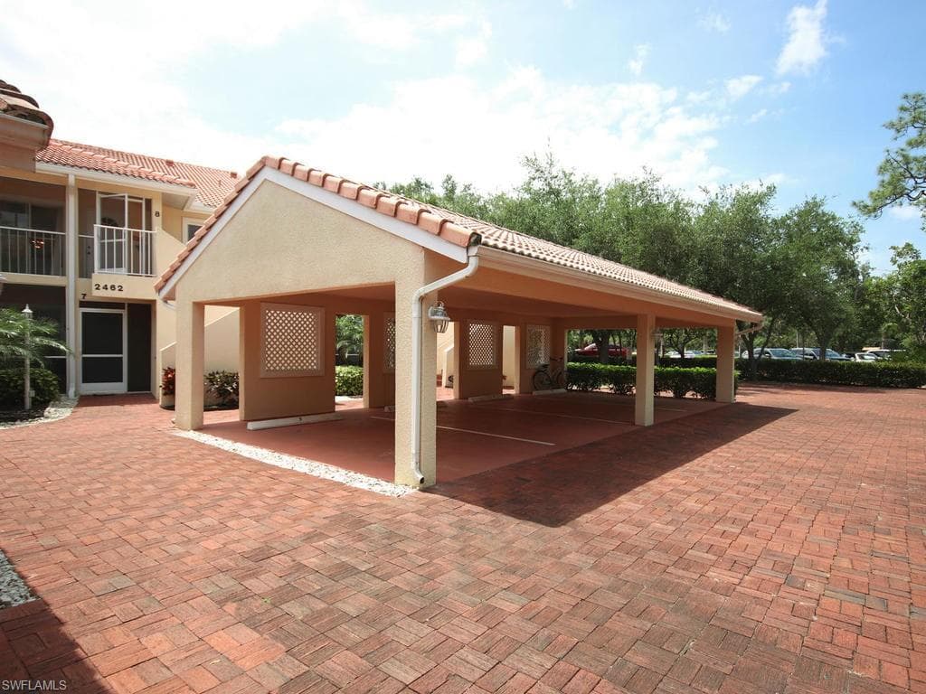 2462 Hidden Lake DR # 208, NAPLES FL 34112-2