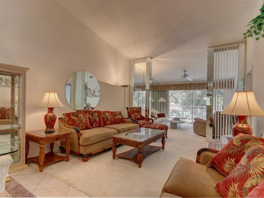 2462 Hidden Lake DR # 208, NAPLES FL 34112-4
