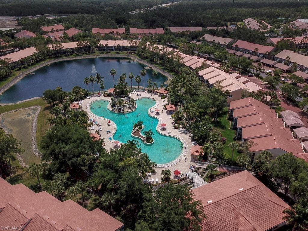 2462 Hidden Lake DR # 208, NAPLES FL 34112-29