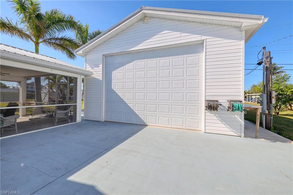 16080 Siesta DR, FORT MYERS FL 33908-40