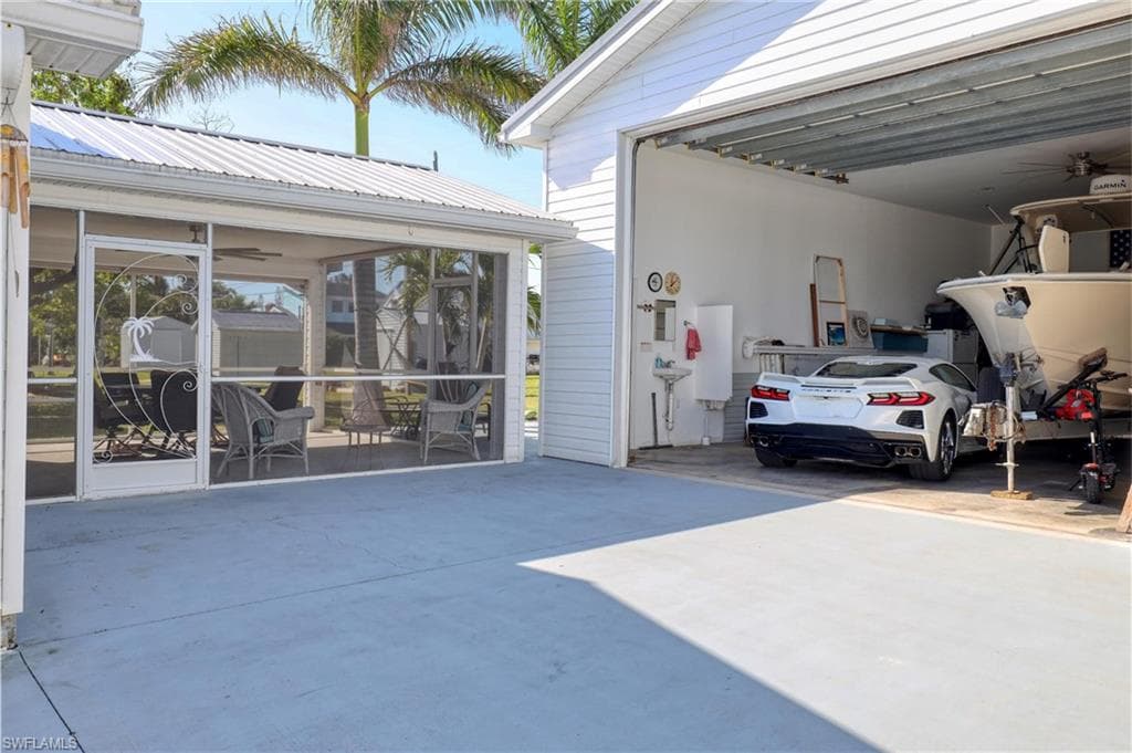 16080 Siesta DR, FORT MYERS FL 33908-14