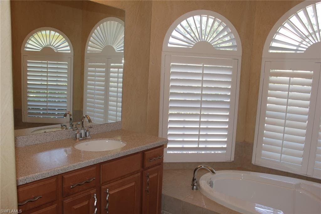 3951 Ruxton RD, NAPLES FL 34116-22