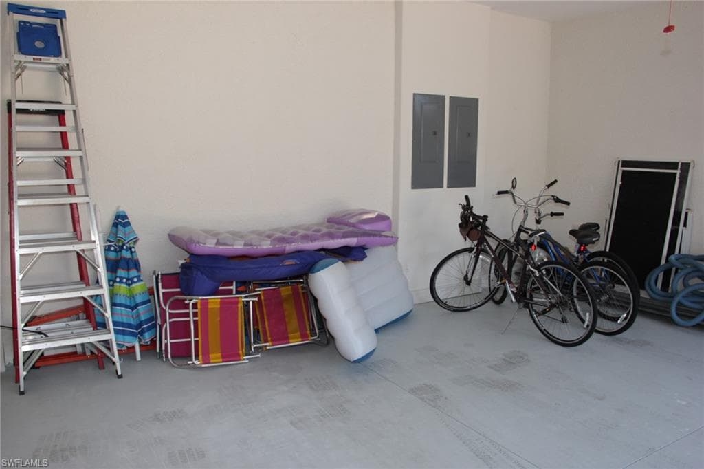 3951 Ruxton RD, NAPLES FL 34116-26