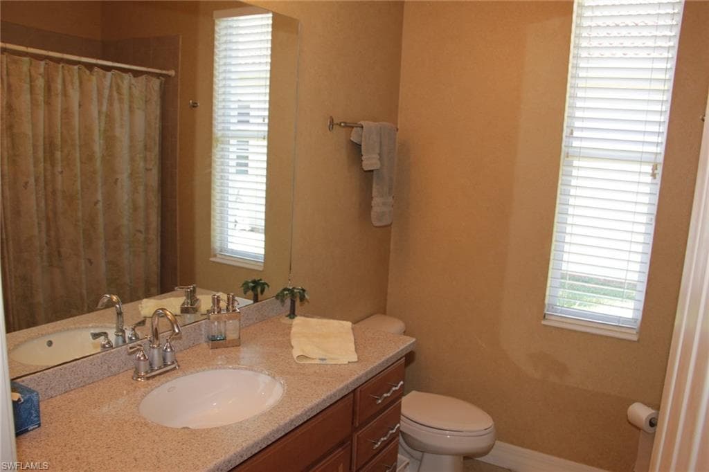 3951 Ruxton RD, NAPLES FL 34116-12