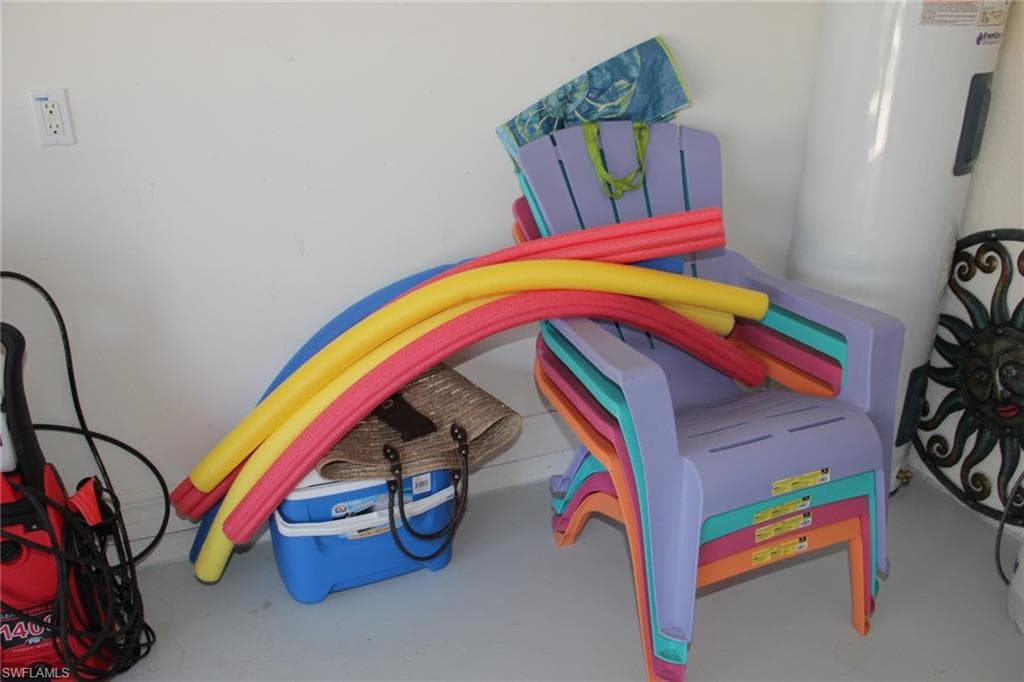 3951 Ruxton RD, NAPLES FL 34116-27