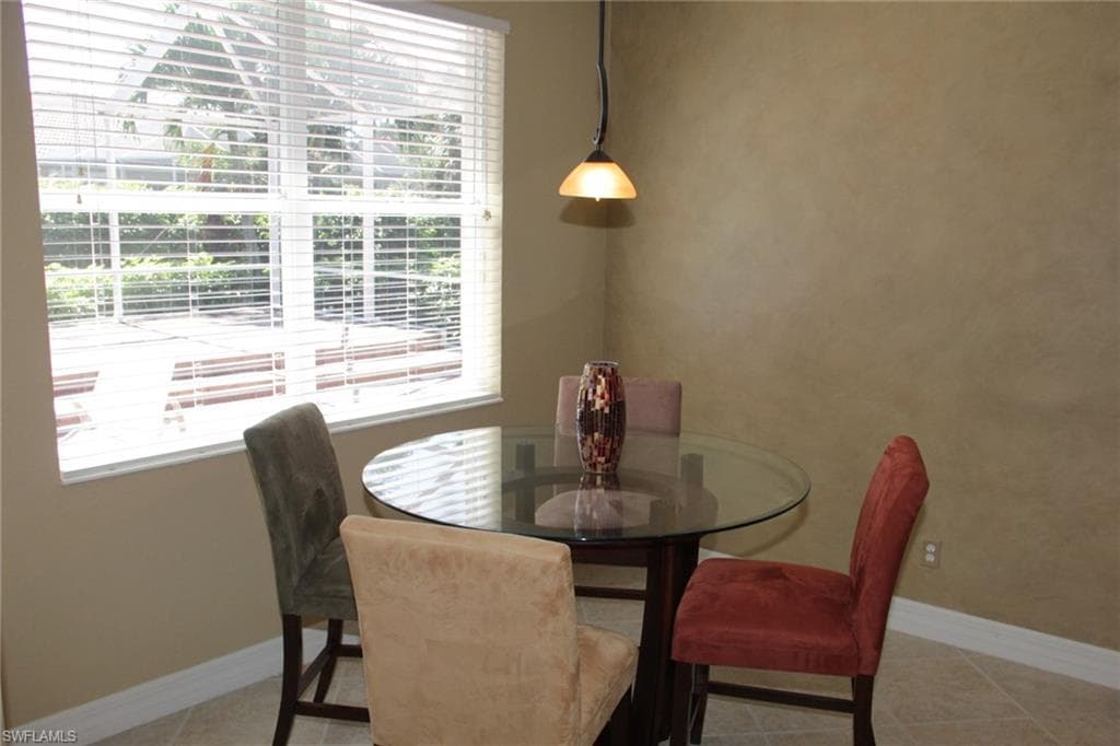 3951 Ruxton RD, NAPLES FL 34116-8