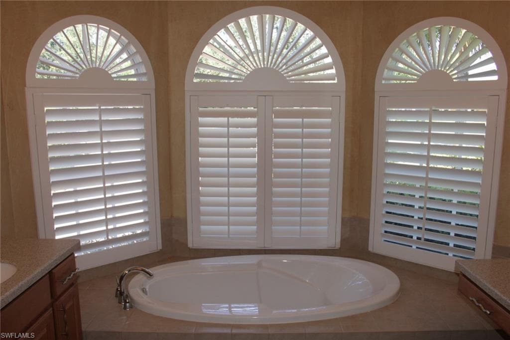 3951 Ruxton RD, NAPLES FL 34116-23