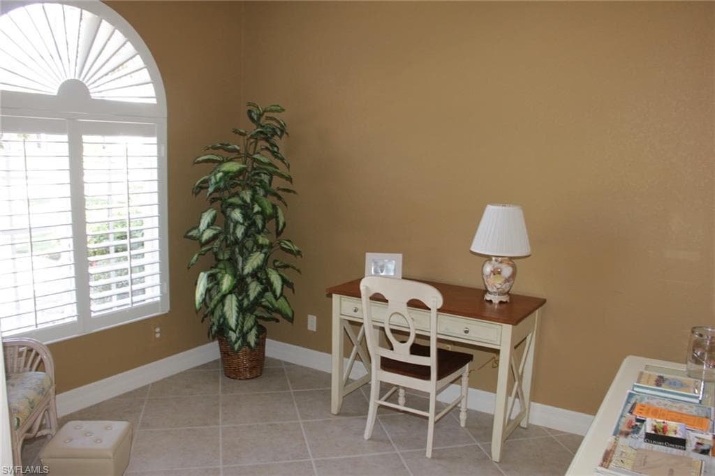 3951 Ruxton RD, NAPLES FL 34116-17