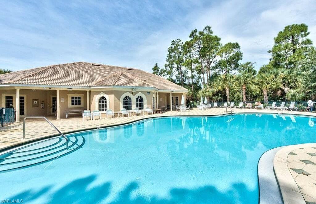 3951 Ruxton RD, NAPLES FL 34116-34