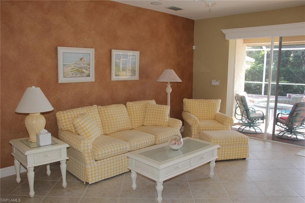 3951 Ruxton RD, NAPLES FL 34116-3