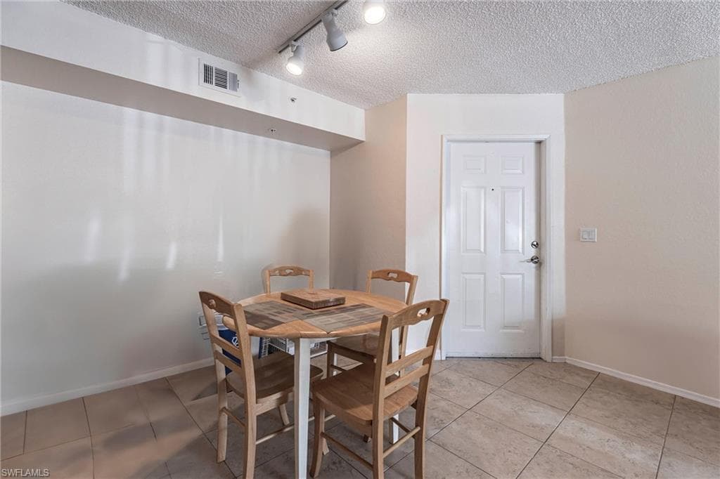 8225 Ibis Club DR # 203, NAPLES FL 34104-10