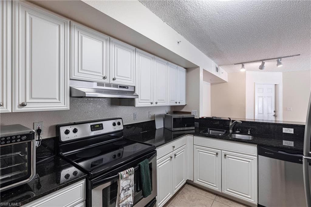 8225 Ibis Club DR # 203, NAPLES FL 34104-7