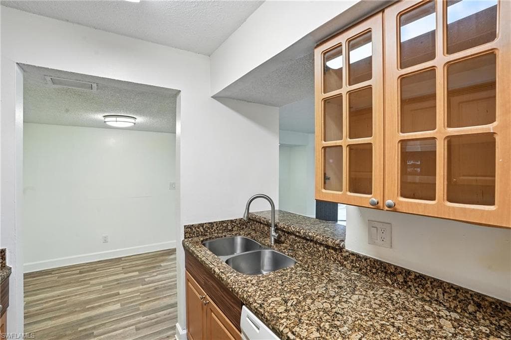 201-5 Santa Clara DR # 201, NAPLES FL 34104-12