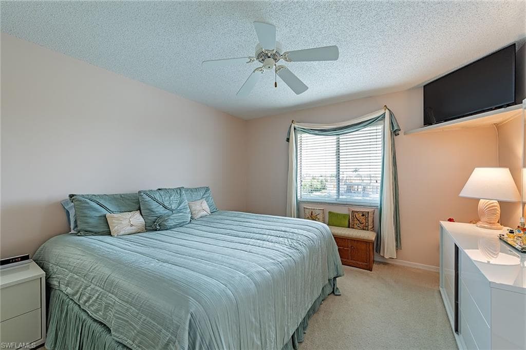 10684 Gulf Shore DR # 305, NAPLES FL 34108-5