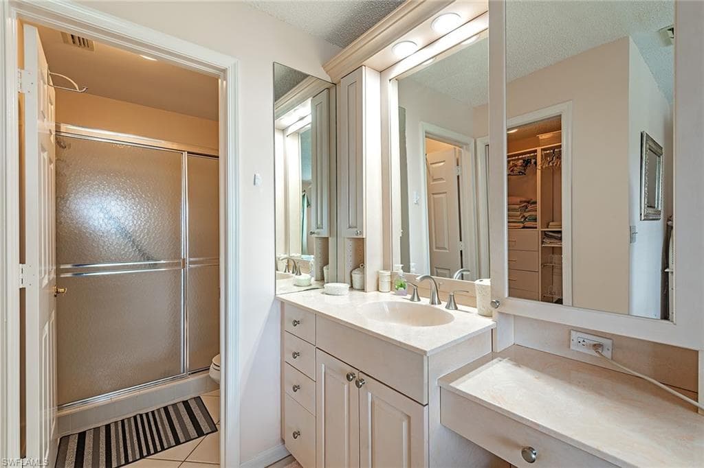 10684 Gulf Shore DR # 305, NAPLES FL 34108-6