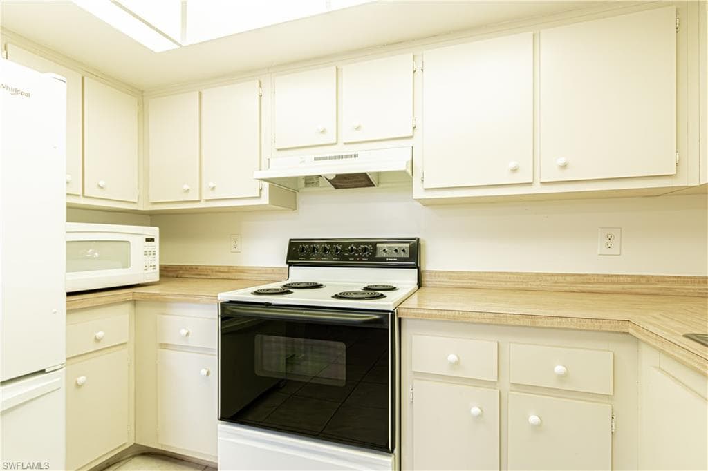 1733 Courtyard WAY # B205, NAPLES FL 34112-16