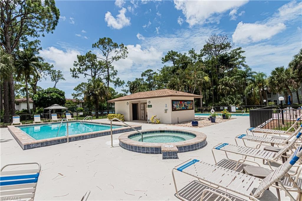 1733 Courtyard WAY # B205, NAPLES FL 34112-4