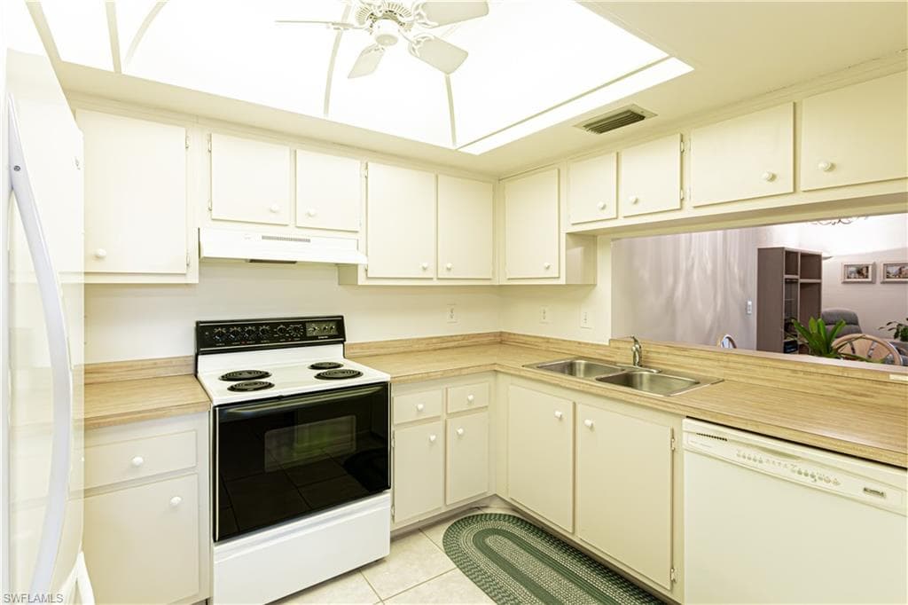 1733 Courtyard WAY # B205, NAPLES FL 34112-18