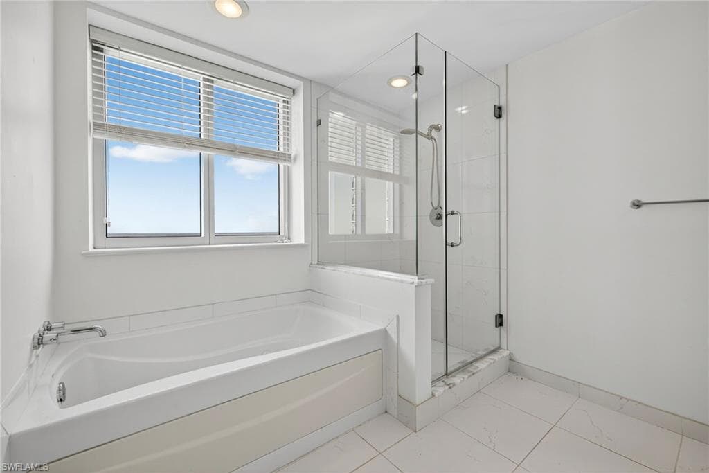 3000 Oasis Grand BLVD # 2307, FORT MYERS FL 33916-22