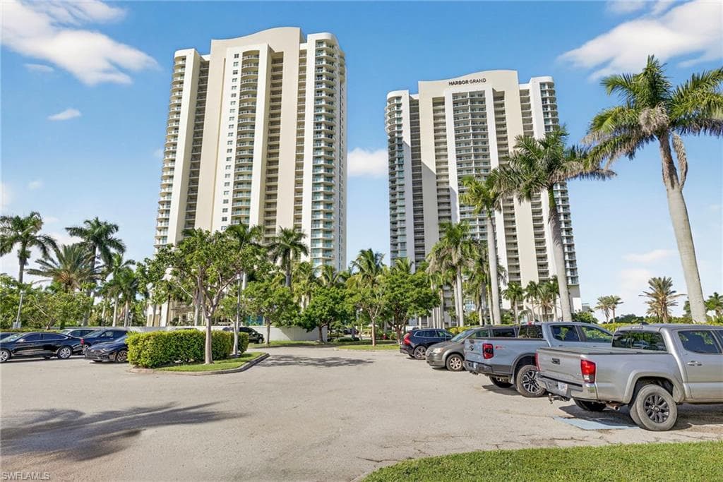 3000 Oasis Grand BLVD # 2307, FORT MYERS FL 33916-1