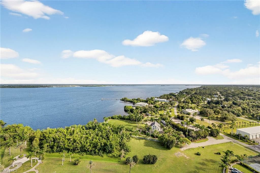 3000 Oasis Grand BLVD # 2307, FORT MYERS FL 33916-45