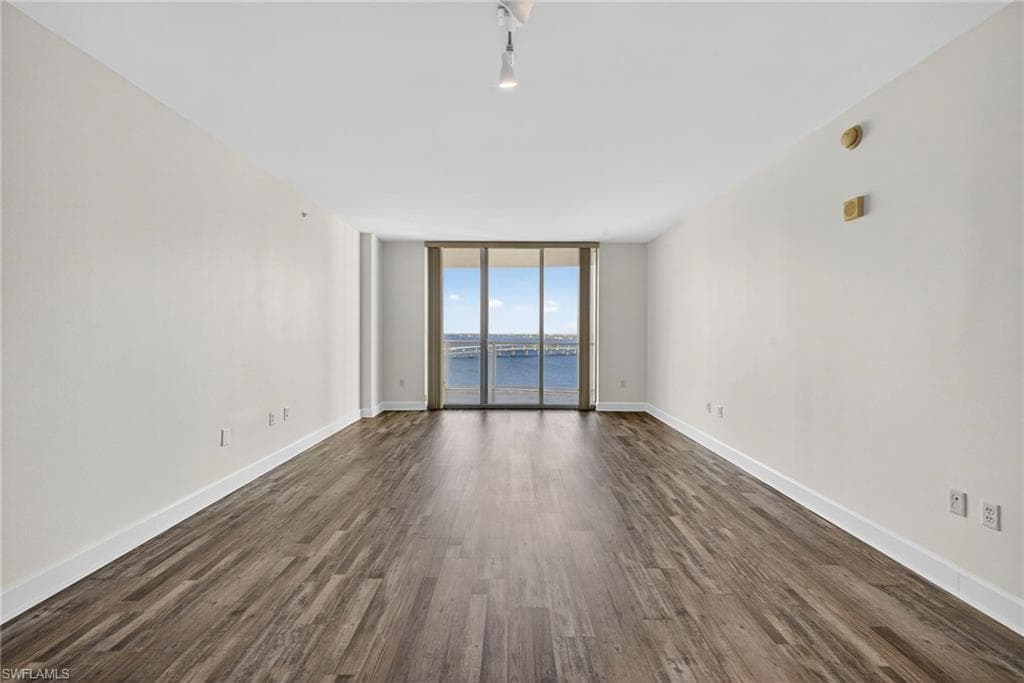 3000 Oasis Grand BLVD # 2307, FORT MYERS FL 33916-11