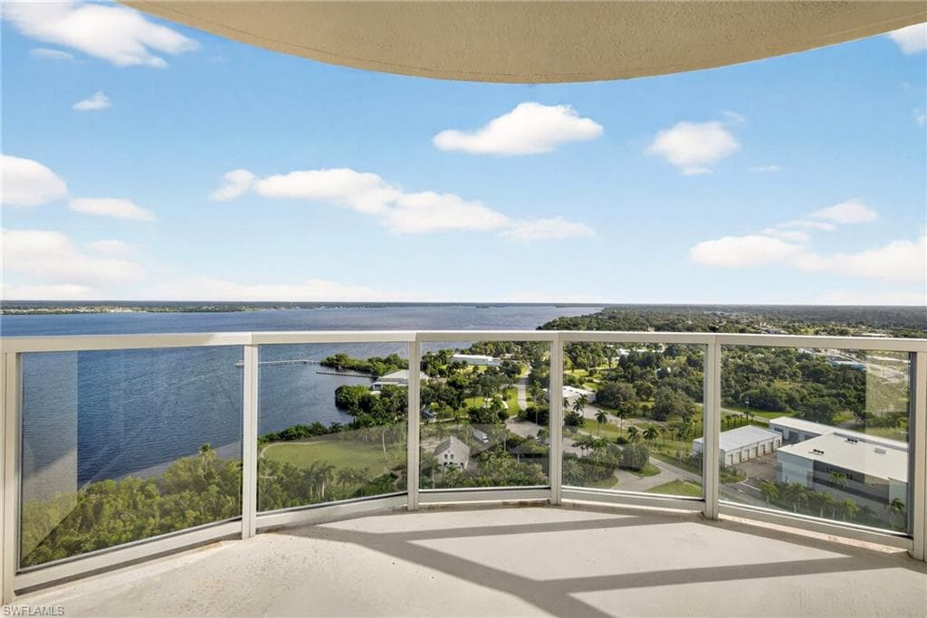 3000 Oasis Grand BLVD # 2307, FORT MYERS FL 33916-35