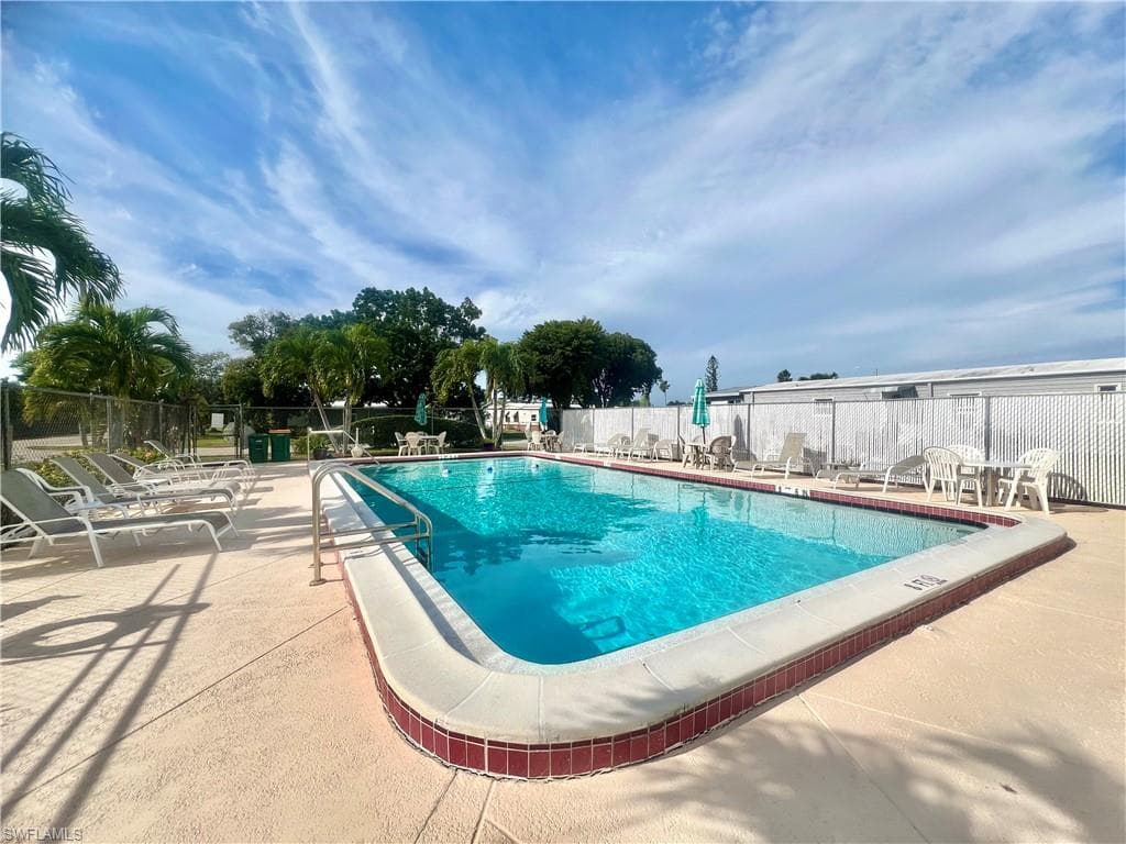 164 Cape Sable DR, NAPLES FL 34104-26