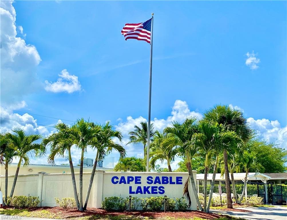 164 Cape Sable DR, NAPLES FL 34104-23