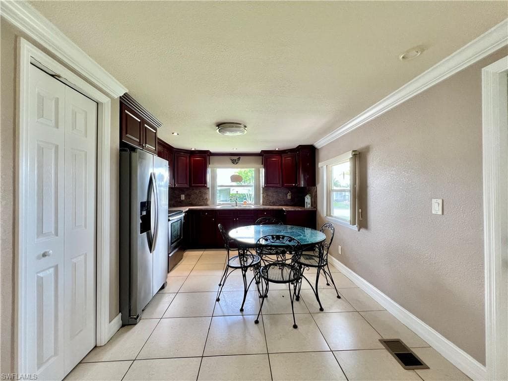164 Cape Sable DR, NAPLES FL 34104-10