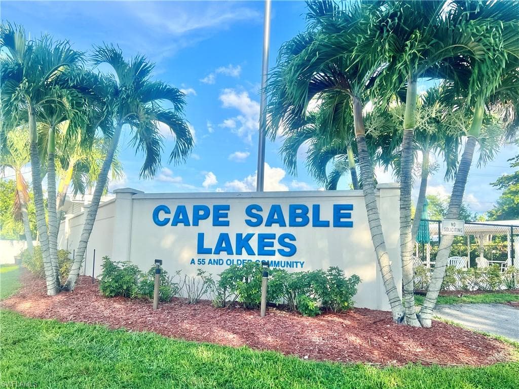 164 Cape Sable DR, NAPLES FL 34104-28