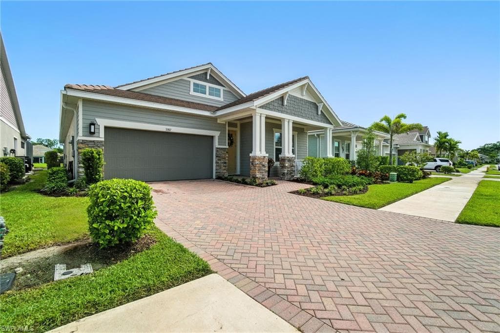 3387 Pilot CIR, NAPLES FL 34120-27