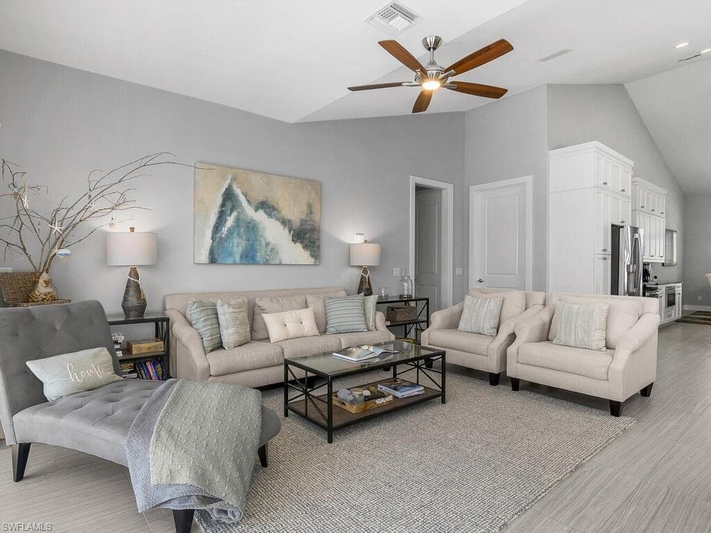 609 Crescent ST, MARCO ISLAND FL 34145-25