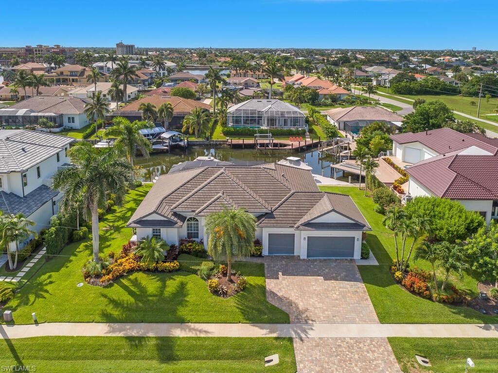 609 Crescent ST, MARCO ISLAND FL 34145-4