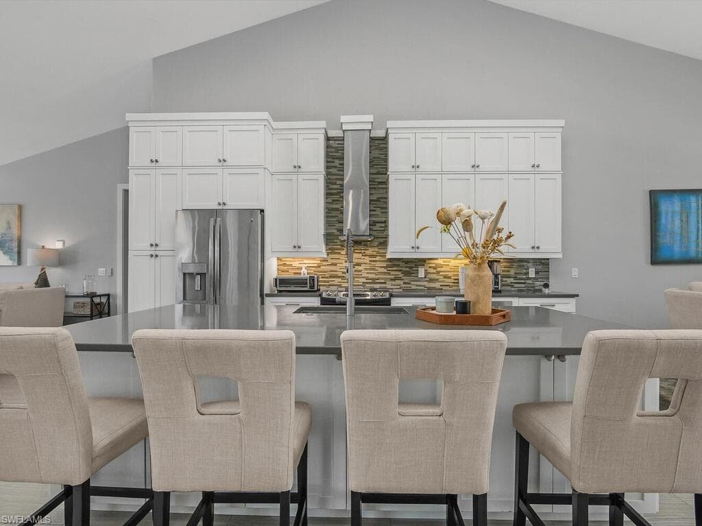 609 Crescent ST, MARCO ISLAND FL 34145-19