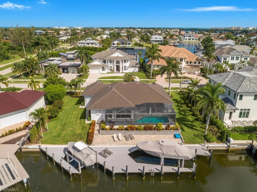 609 Crescent ST, MARCO ISLAND FL 34145-48