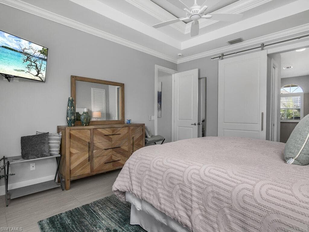 609 Crescent ST, MARCO ISLAND FL 34145-13