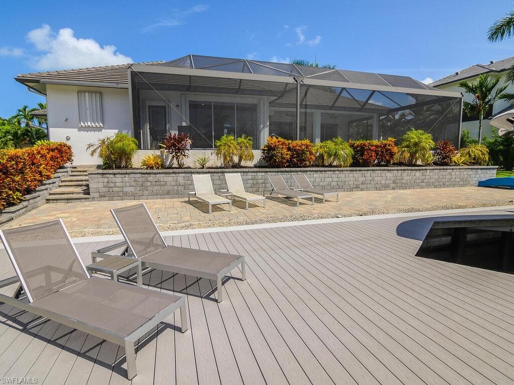 609 Crescent ST, MARCO ISLAND FL 34145-43